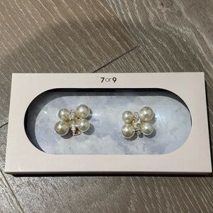 NWT - Pearl Buckle Shoe Accessories